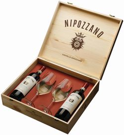 produkt Nipozzano Chianti Rufina Riserva DOCG 2020 0,75l 13,5% + 2x sklo Dřevěný box